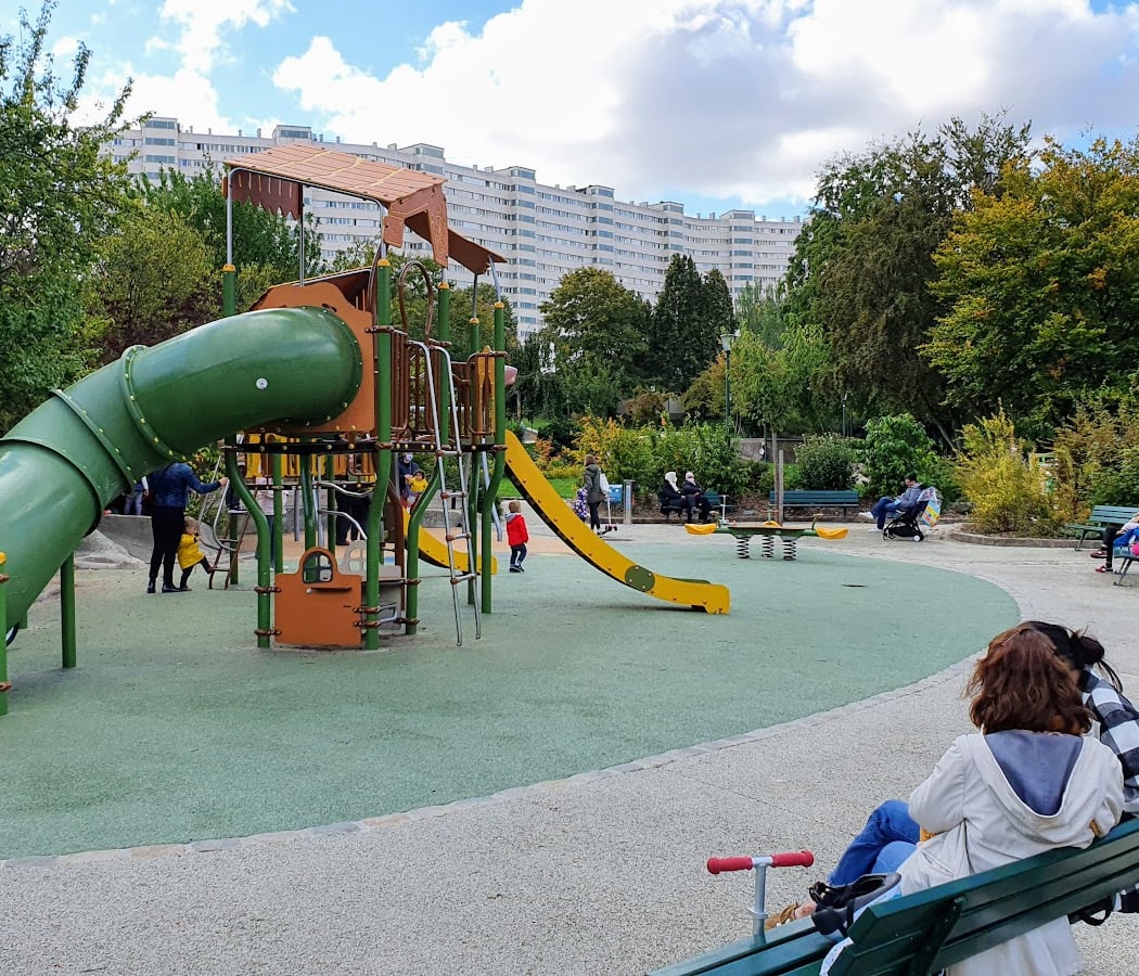 Aire de jeux (1 à 12 ans) 1